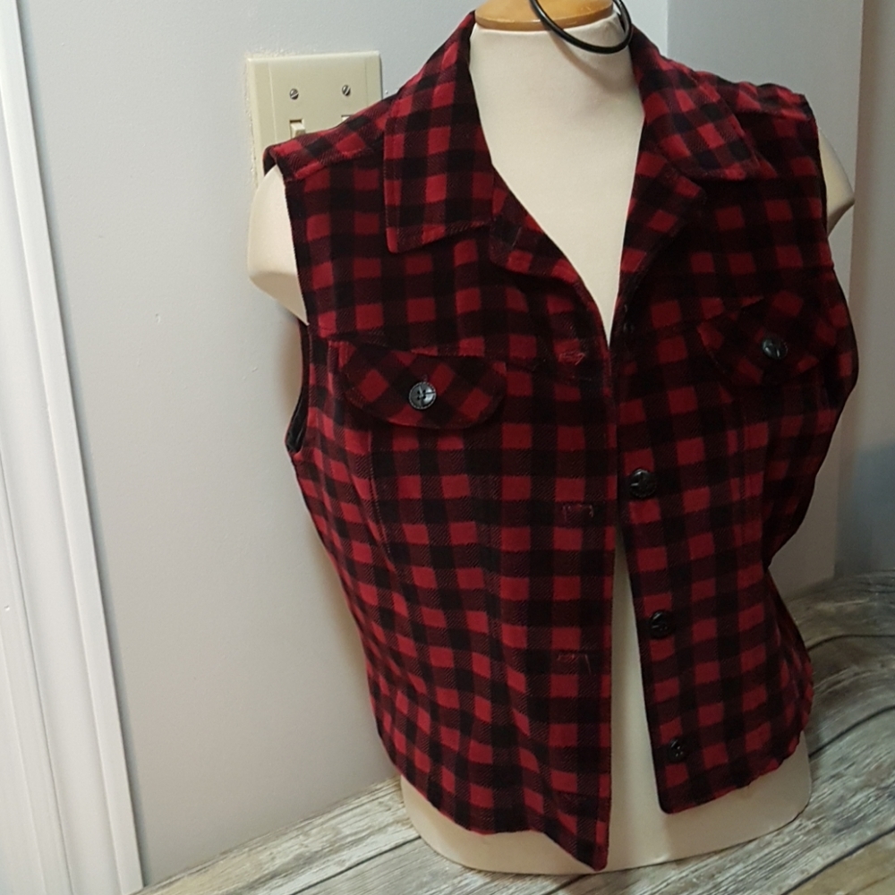 Bushwacker Red & BlackBuffalo check vest